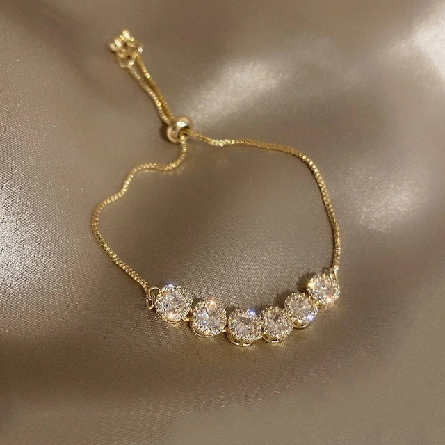 Adjustable luxury bracelet with Cubic Zirconia in Gold