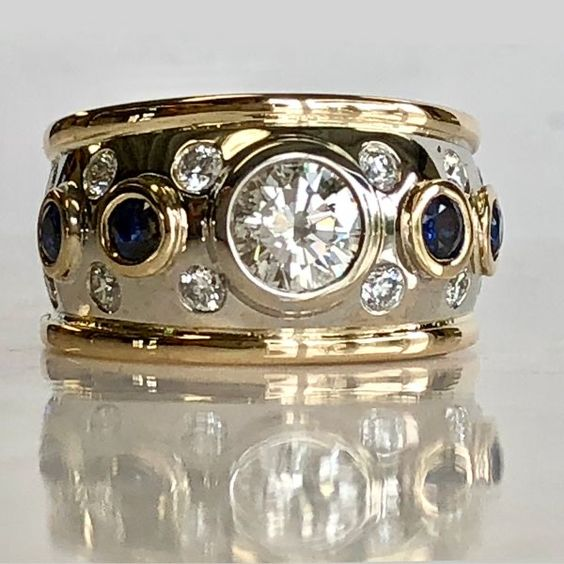Vintage-Ring mit Zirkon und Goldbesatz