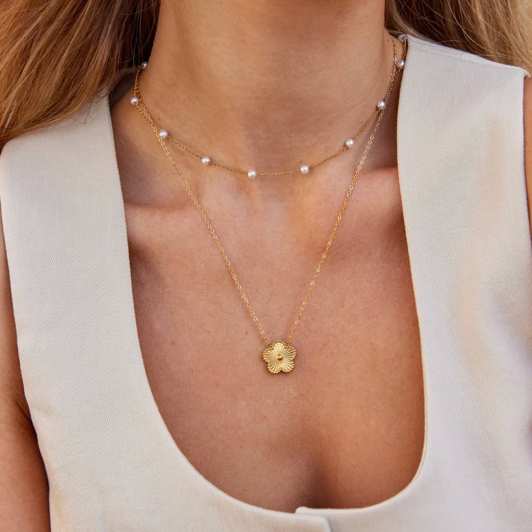 Nura necklace with pearl