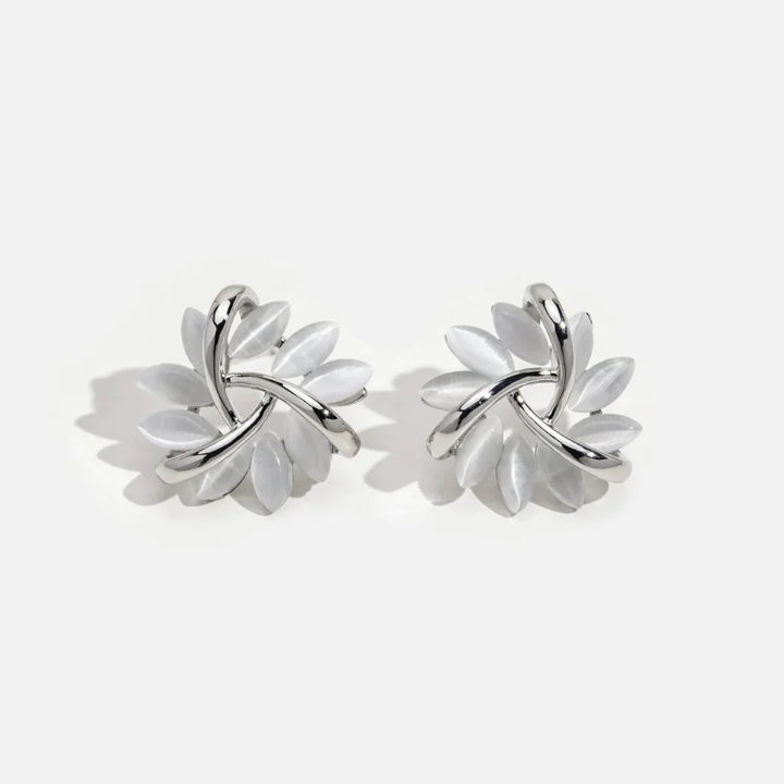 Elegante und exquisite Blütenohrringe aus Gold und Silber